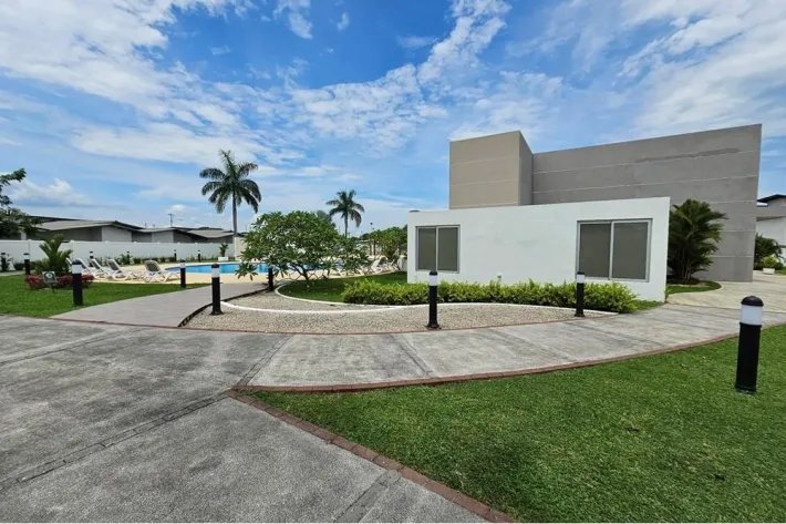 Venta de casa en Villa Sur - Town Home, Costa Sur