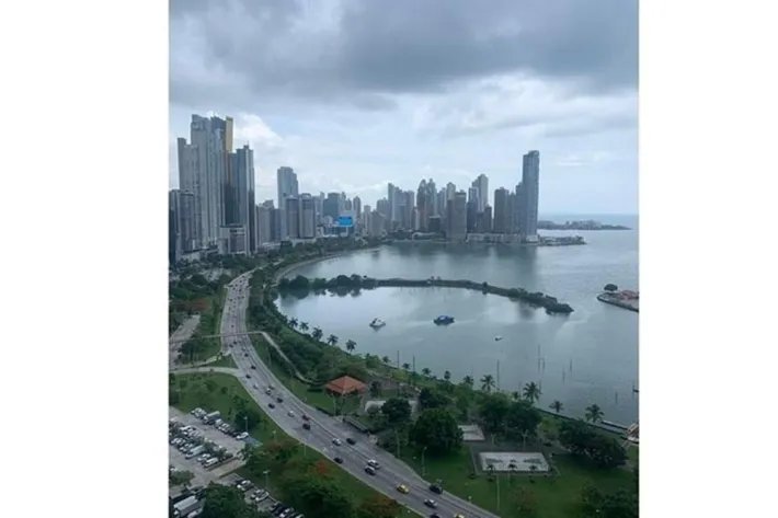 Alquiler de apartamento amoblado en Avenida Balboa