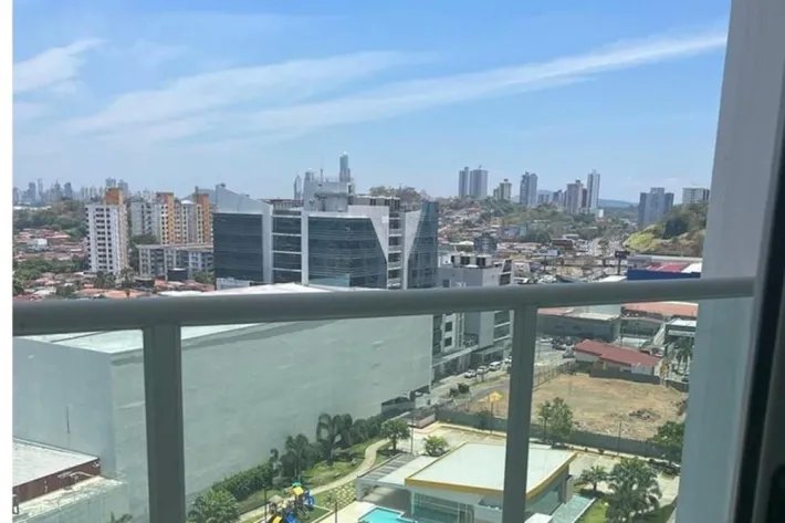 Venta de apartamento en PH Kings Park, Condado del Rey