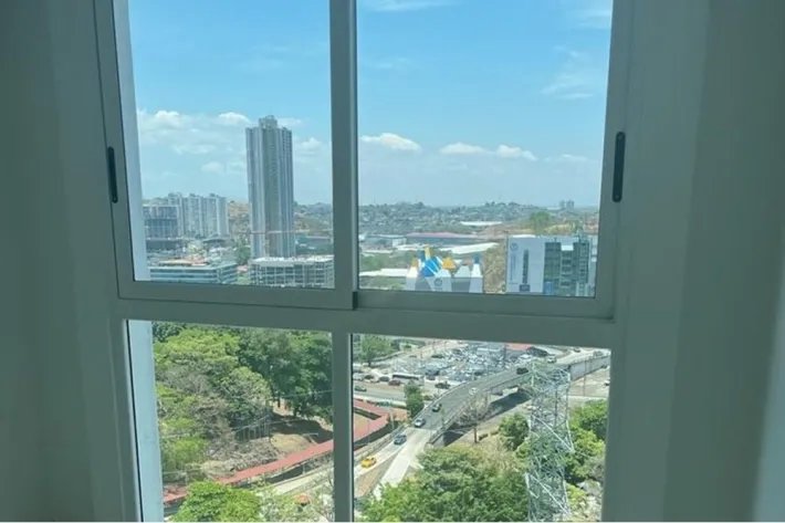 Venta de apartamento en PH Kings Park, Condado del Rey