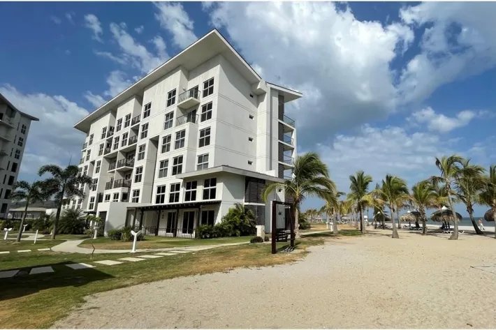 Se vende apartamento en Playa Caracol, Chame