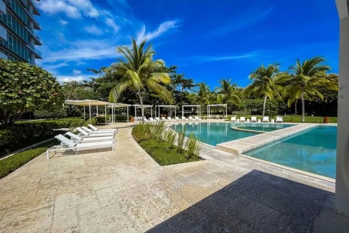 Se vende apartamento en Punta Barco, San Carlos
