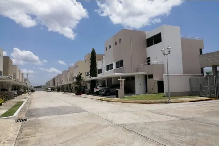 Casa en venta en Costa Sur Village