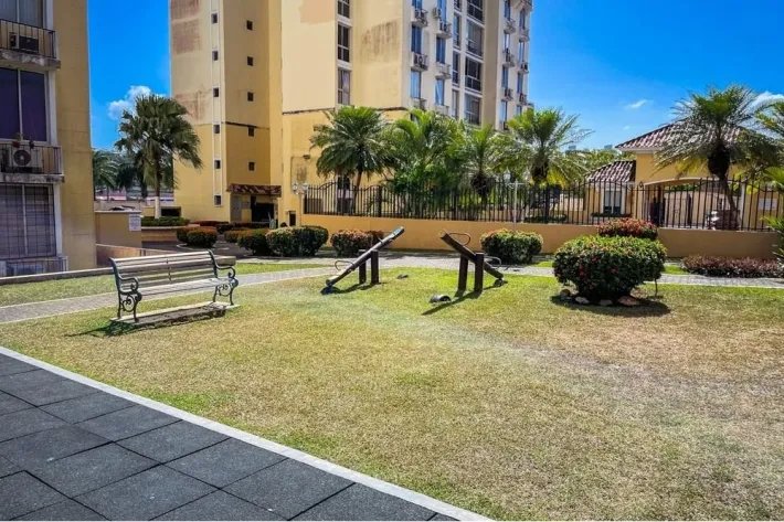 Se vende apartamento en PH McGregor Hill, Condado del Rey