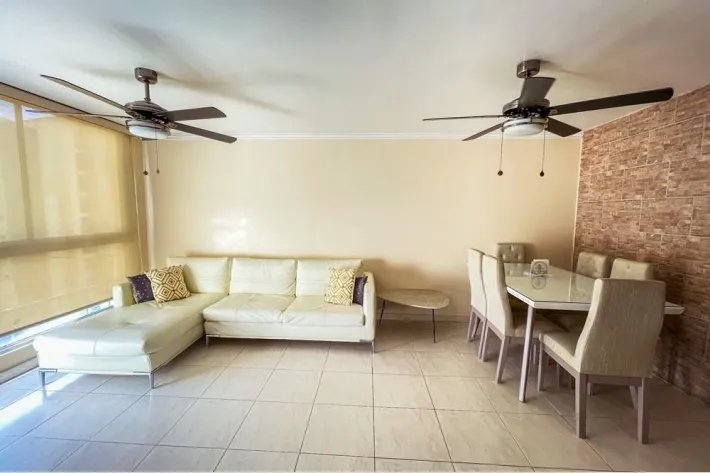 Se vende apartamento en PH McGregor Hill, Condado del Rey