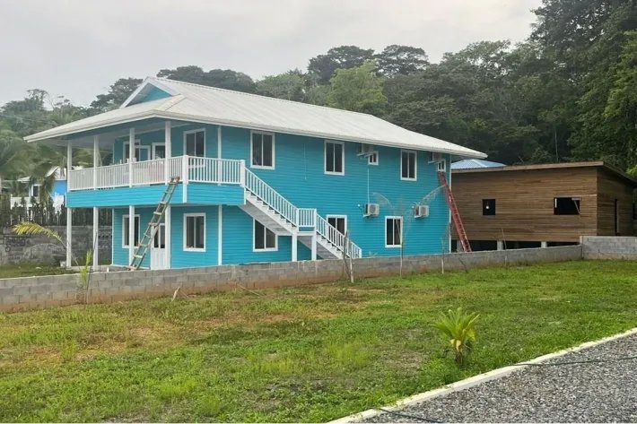 Se vende casa en Bocas del Toro