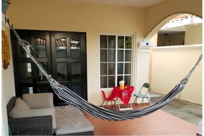 Se vende casa en Villa Valencia, Costa Sur