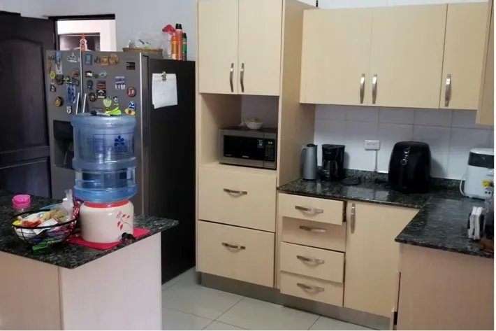 Se vende casa en Villa Valencia, Costa Sur
