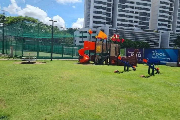 Venta de apartamento en Country Club, Condado del Rey