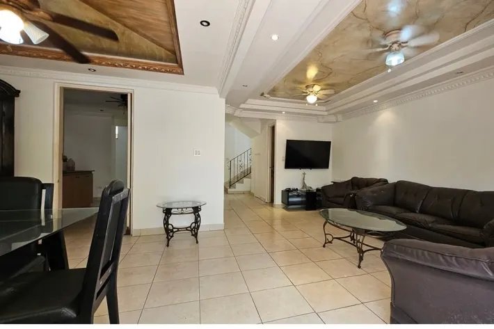 Se alquila casa duplex en Dorado Lakes, Condado del Rey