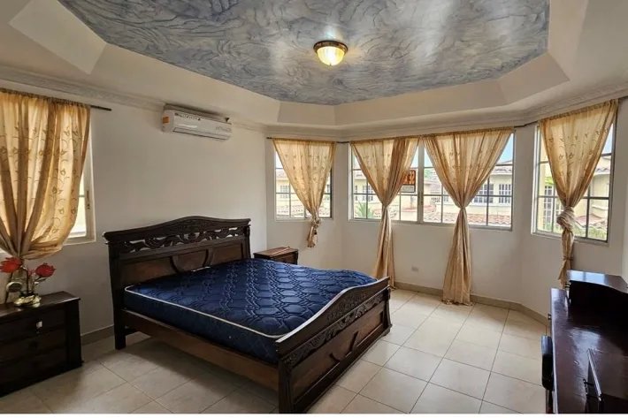 Se alquila casa duplex en Dorado Lakes, Condado del Rey
