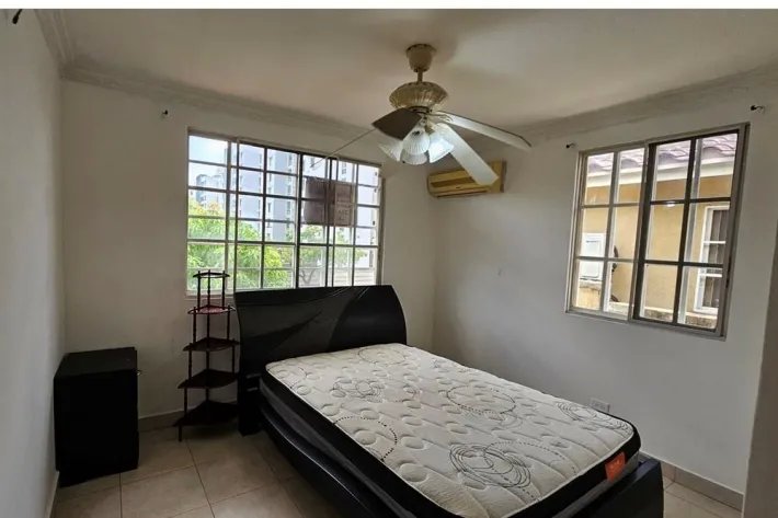 Se alquila casa duplex en Dorado Lakes, Condado del Rey
