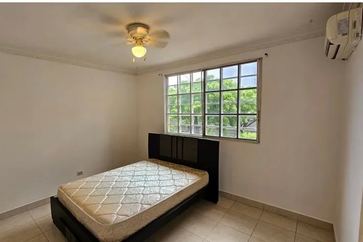 Se alquila casa duplex en Dorado Lakes, Condado del Rey
