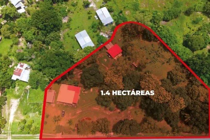 Venta de finca residencial o comercial en Las Lajas, Coronado