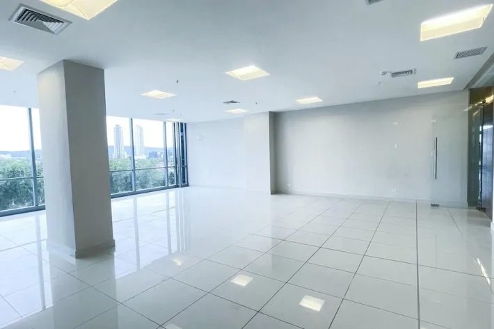 Se alquila oficina en Plaza Boulevard del Este, Costa del Este