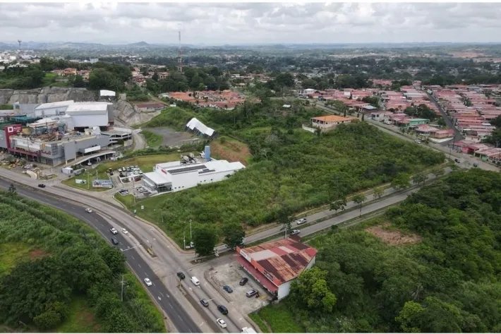 Se vende terreno en La Chorrera, al lado de Anclas Mall