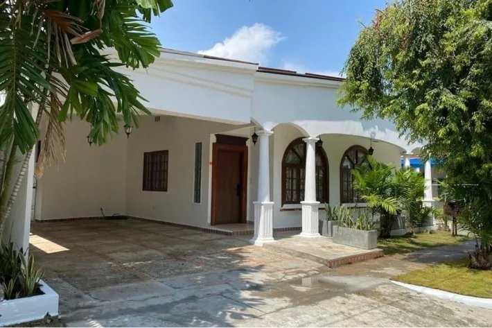 Venta de casa comercial en Obarrio