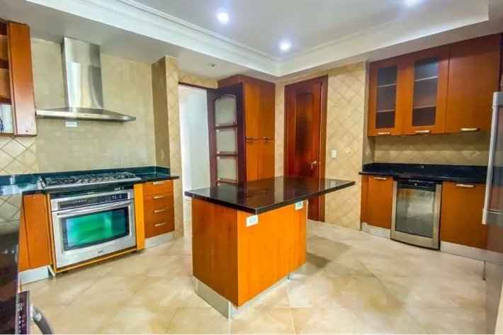 Apartment for sale in Pacific Point Tower 600, Punta Pacifica