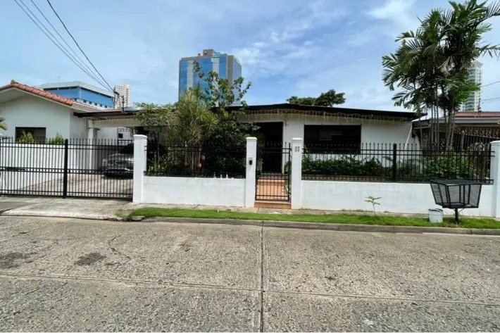 Se vende casa en Villa Lilla, San Francisco