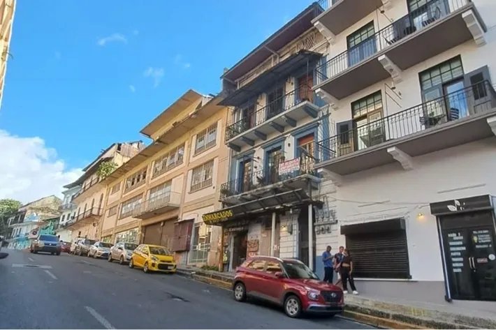 Venta de edificio con anteproyecto aprobado en Avenida B, Casco Viejo