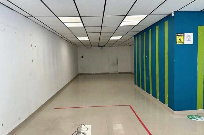 Alquiler de local comercial en Plaza Inca, Avenida Manuel Espinosa, Be...