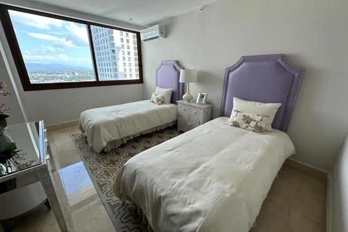 Venta de apartamento en The Colonial, Santa María