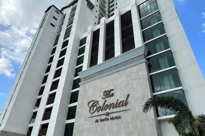 Venta de apartamento en The Colonial, Santa María