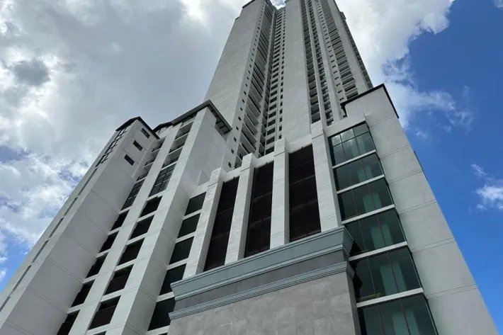 Venta de apartamento en The Colonial, Santa María