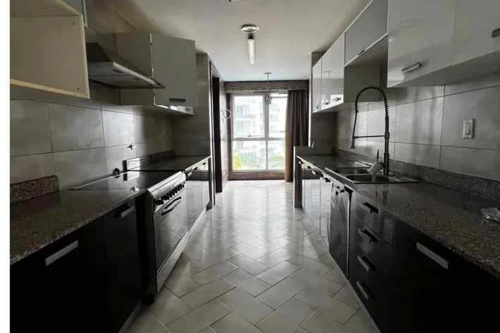 Apartment for sale in Punta Pacífica, Panama