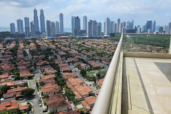 Se alquila apartamento en Santa Maria, PH Greengarden