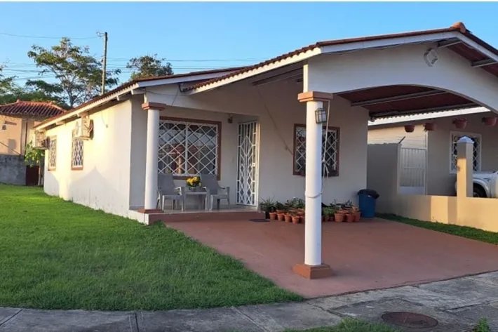Se alquila casa con línea blanca en Verde Real, La Chorrera