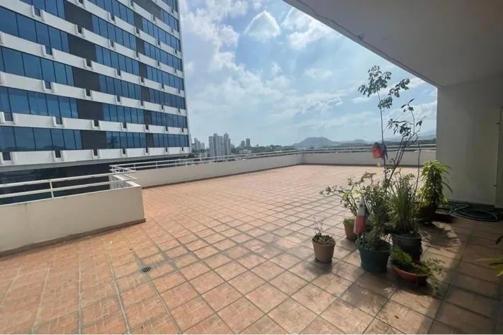 Venta de apartamento con amplia terraza en Edison Park