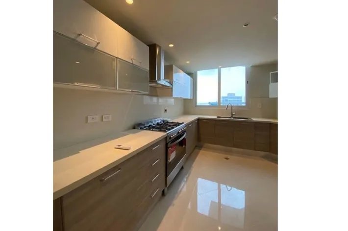 Apartamento amoblado en alquiler en Costa del Este