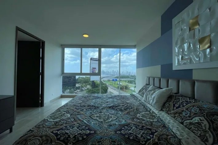 Apartamento amoblado con vista a la ciudad en Costa del Este