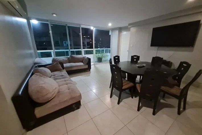 Apartamento amoblado en venta en Plaza Edison, Tumba Muerto
