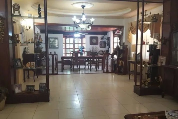 Venta de casa en Llanos de Curundu