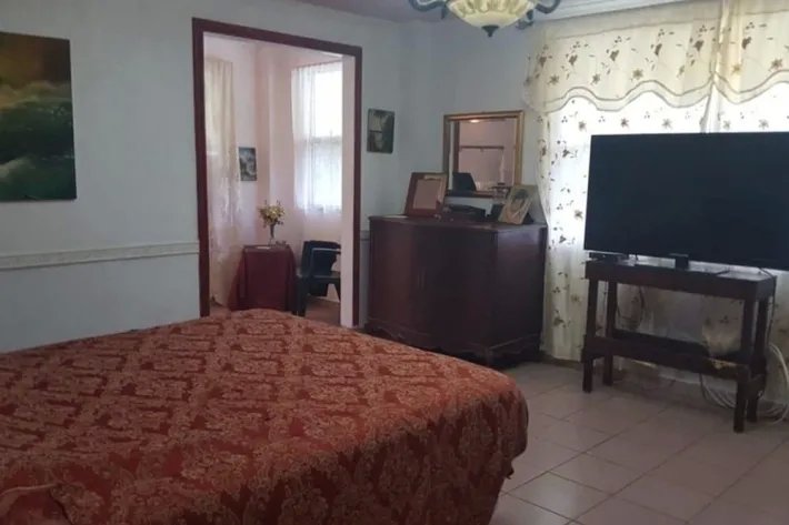 Venta de casa en Llanos de Curundu