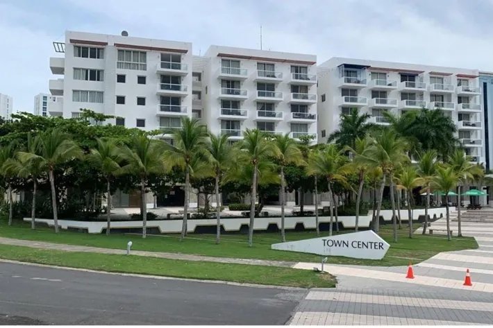 Se alquila local comercial en Town Center, Playa Blanca