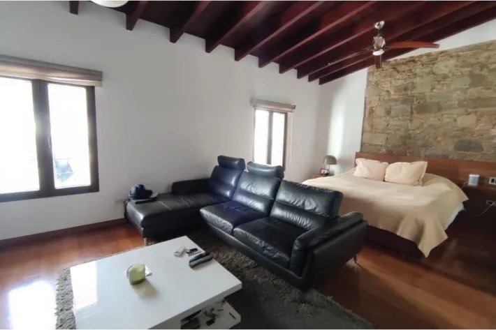 Se alquila apartamento amoblado en Casco Viejo