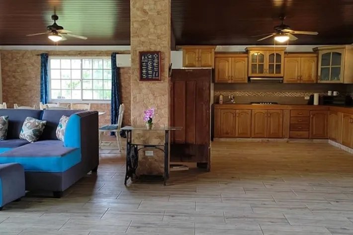 Amplia casa de playa en venta en Coronado, Chame