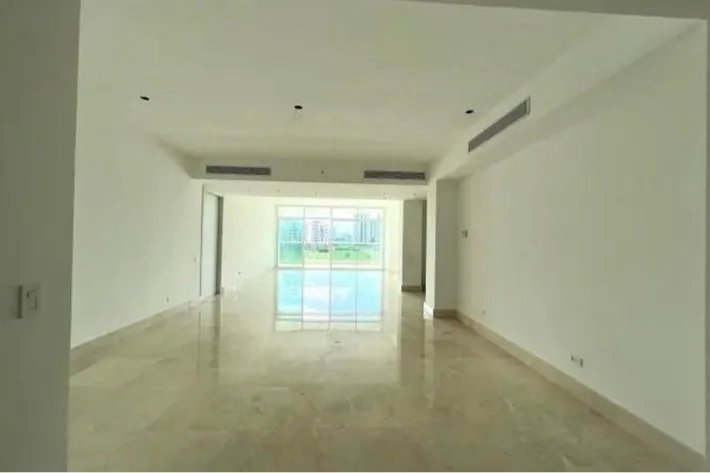Venta de apartamento en Santa María Golf  Country Club