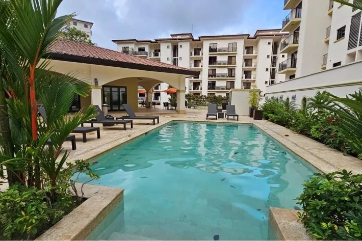 Venta de apartamento en PH Embassy Village, Clayton, Panamá