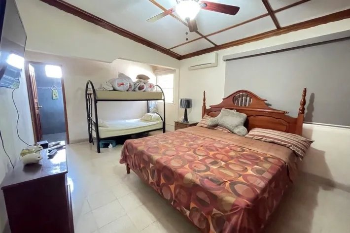 Venta de casa con dos residencias independientes en Betania, Panamá