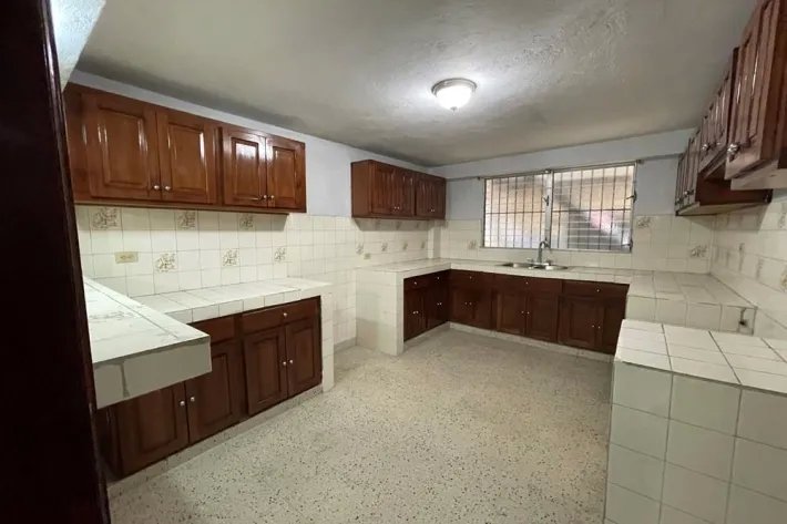 Venta de casa con dos residencias independientes en Betania, Panamá