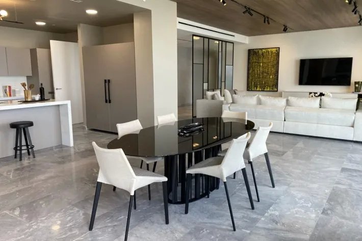 Luxury apartments facing the Pacific, Costa del Este