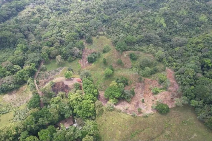 Se vende finca en Viento Frío, Santa Isabel