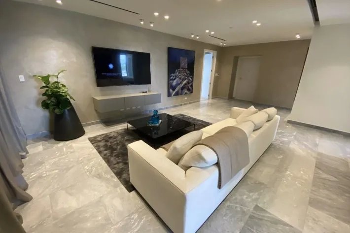 Luxury apartments facing the Pacific, Costa del Este