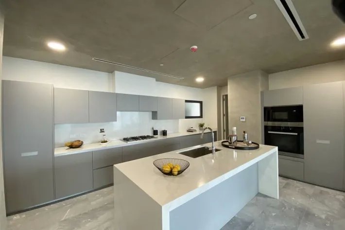 Luxury apartments facing the Pacific, Costa del Este