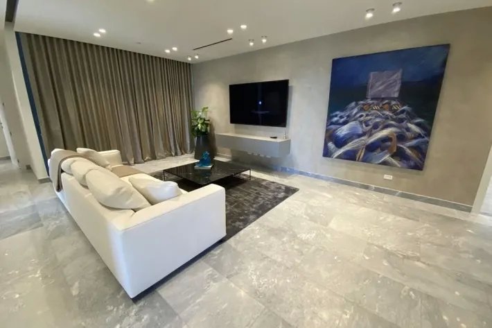 Luxury apartments facing the Pacific, Costa del Este
