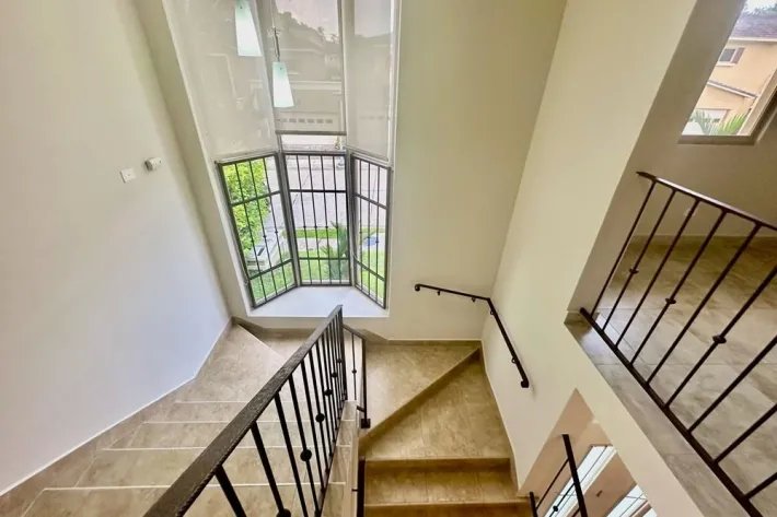 Casa en venta en Embassy Gardens, Clayton
